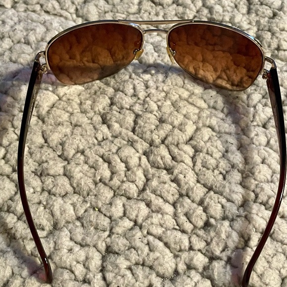 bizou Gold-Frame Aviator Sunglasses with Brown Gradient Lenses - Picture 2 of 3